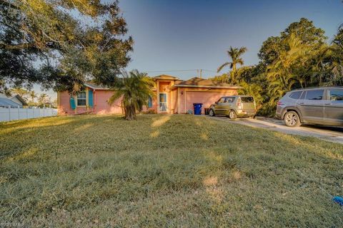 A home in BOKEELIA