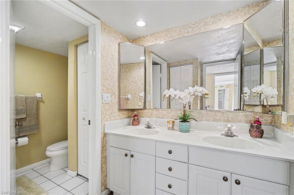 PARKWOODS TOWNHOUSE COMMUNITY - Residential