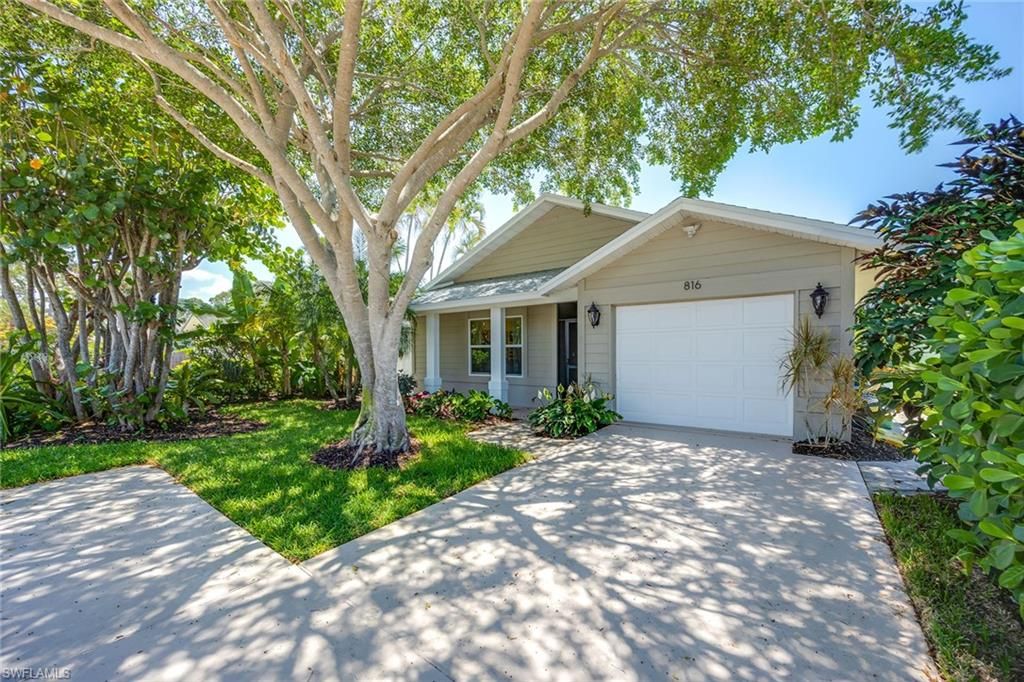 Photo of 816 102nd AVE N, NAPLES, FL 34108 (MLS # 225083856)