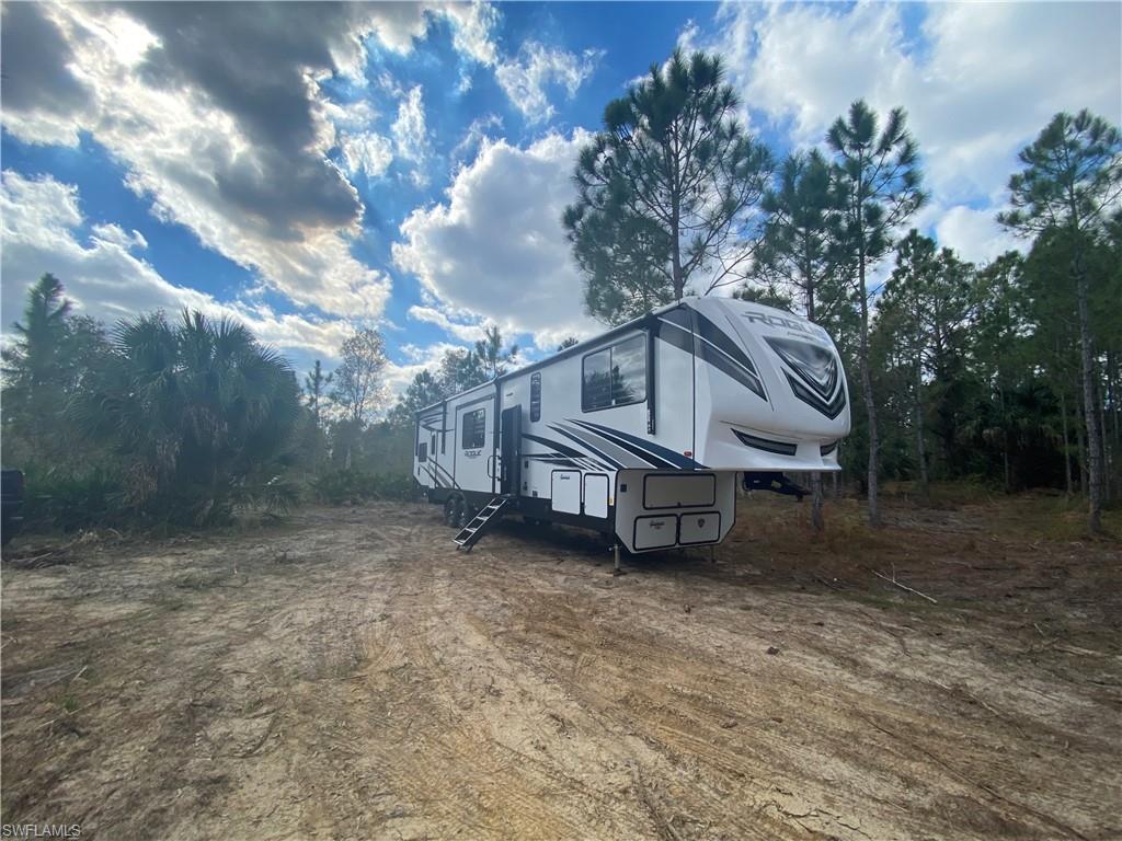 GOLDEN RANCHES - Land