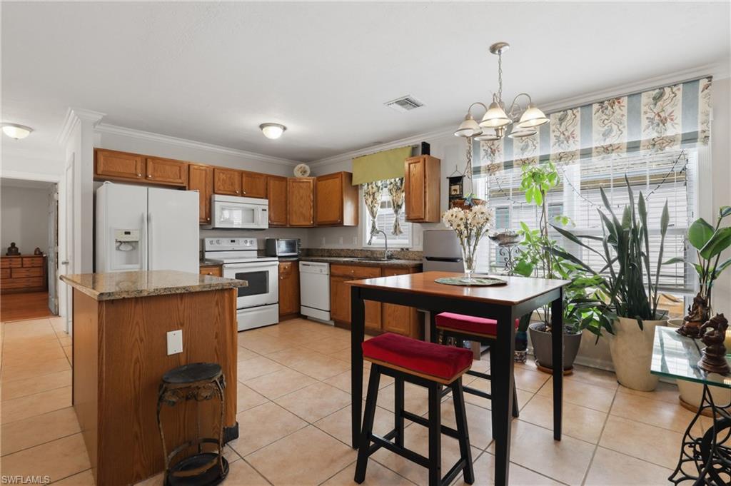 LEAWOOD LAKES - Residential