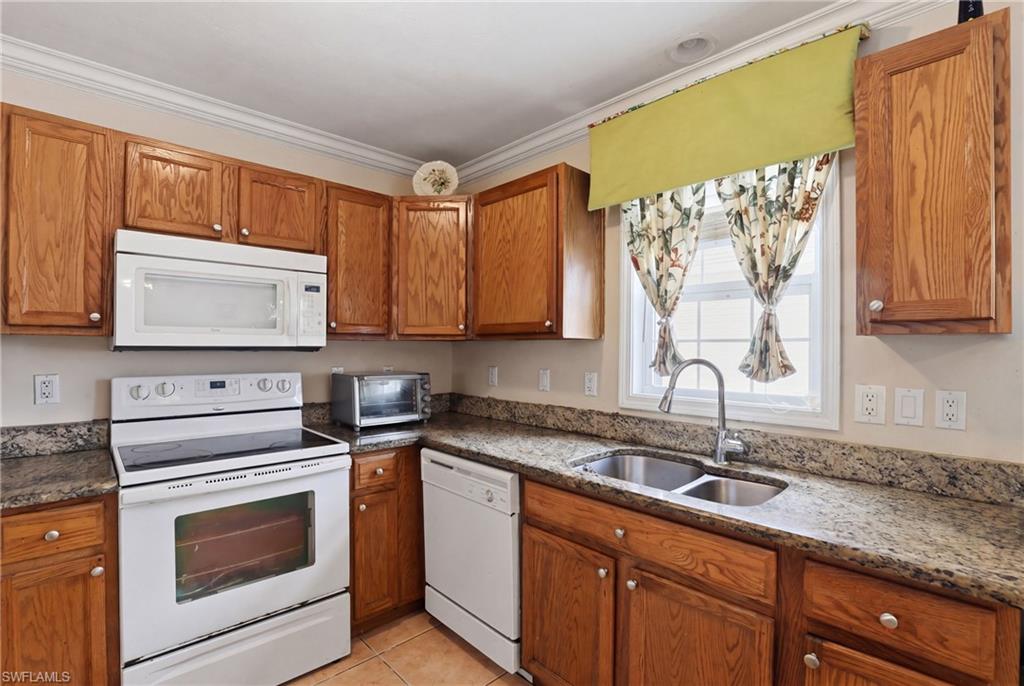 LEAWOOD LAKES - Residential