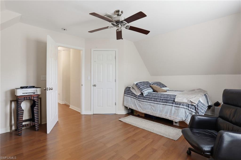 LEAWOOD LAKES - Residential