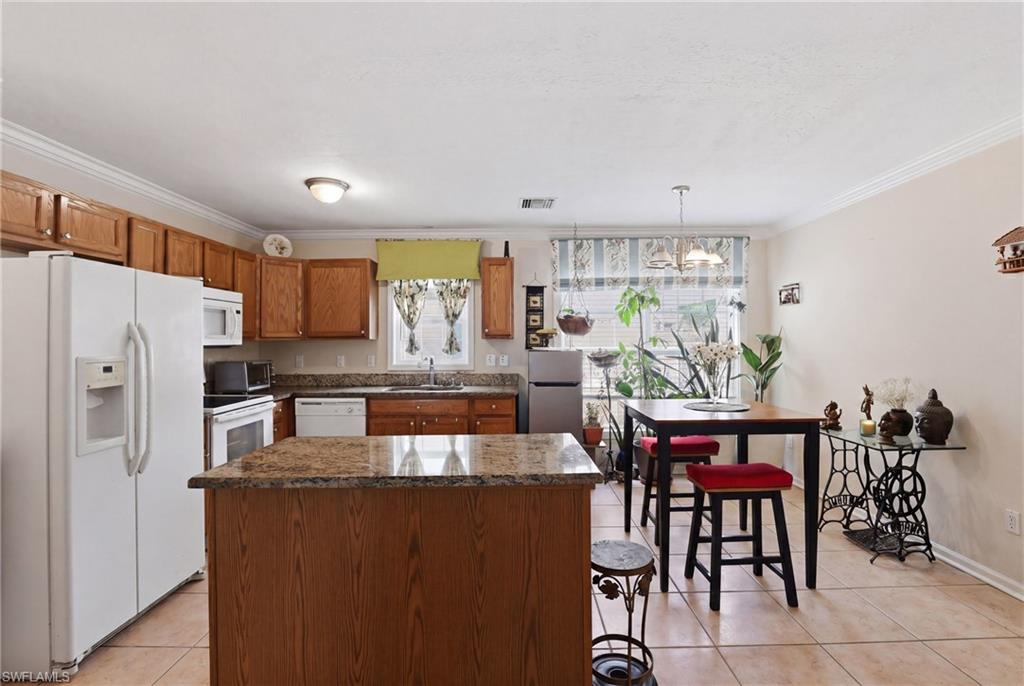LEAWOOD LAKES - Residential