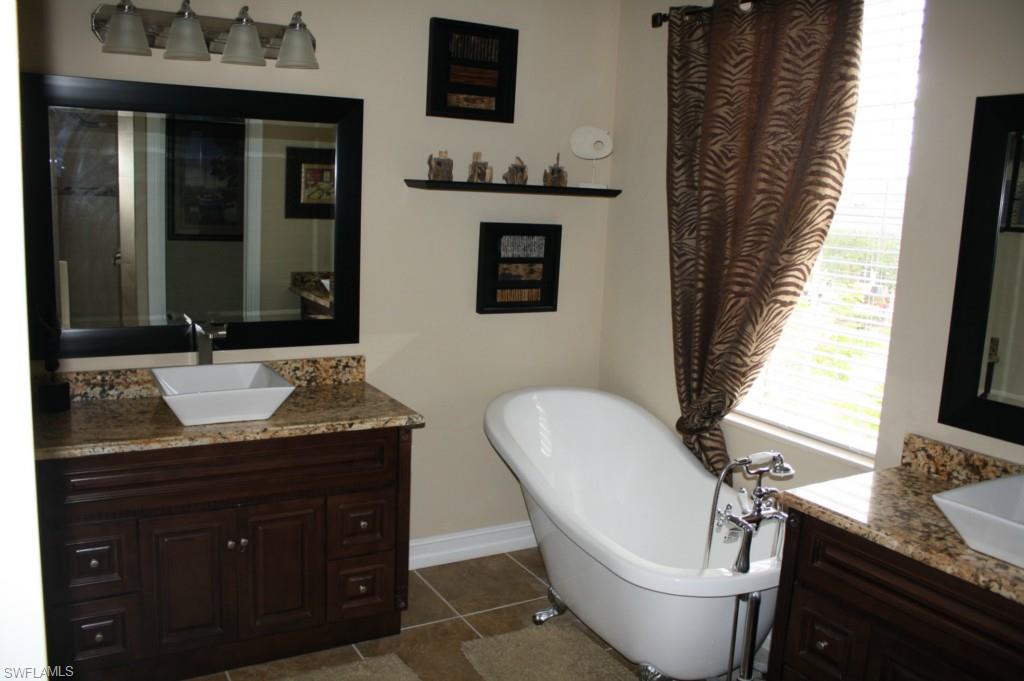 CORAL LAKES - Residential