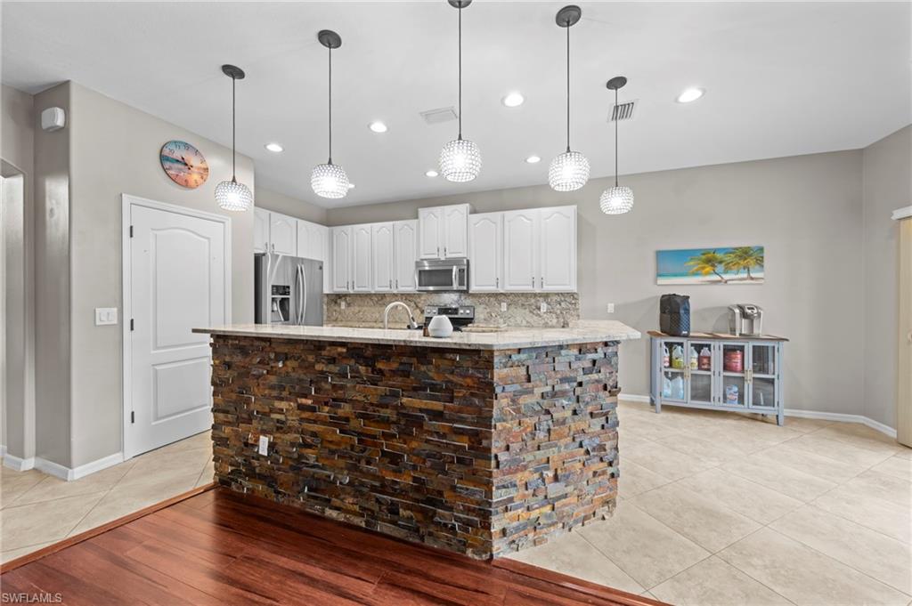 PROMENADE WEST - Residential