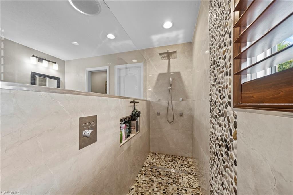 PROMENADE WEST - Residential