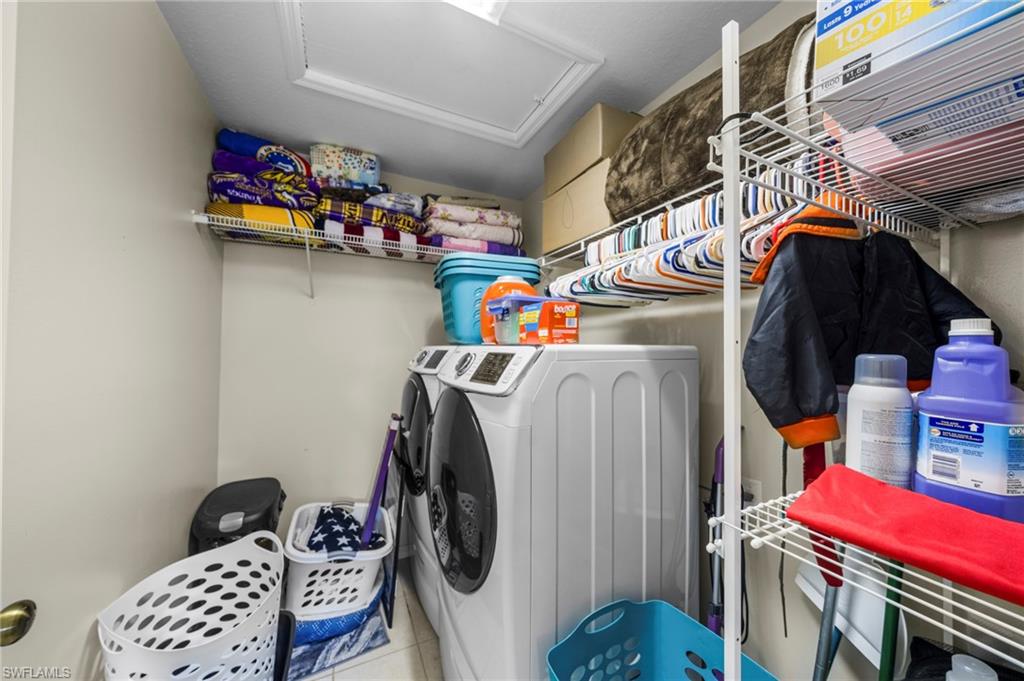 PROMENADE WEST - Residential