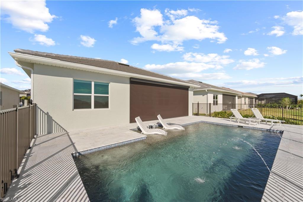 SEVEN SHORES - Residential