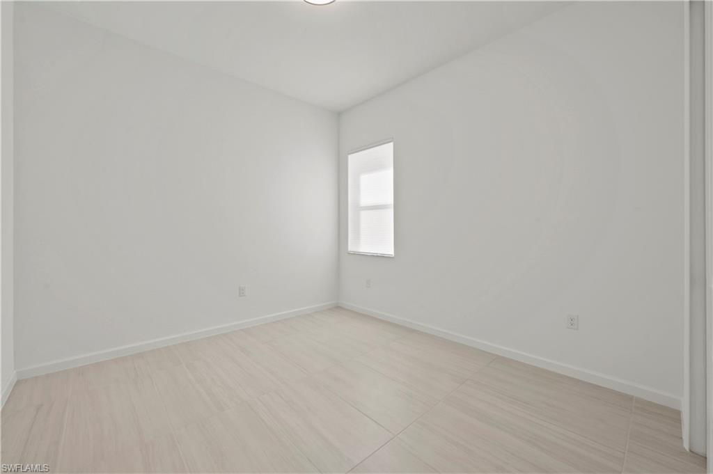 SEVEN SHORES - Residential