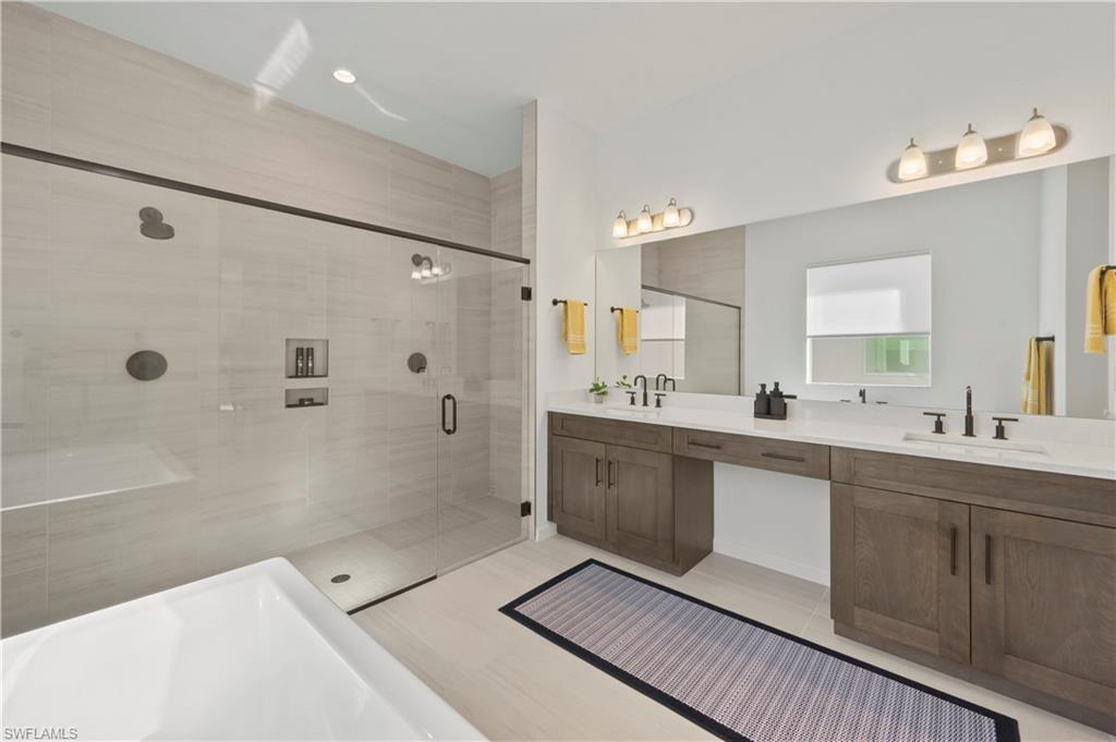 SEVEN SHORES - Residential