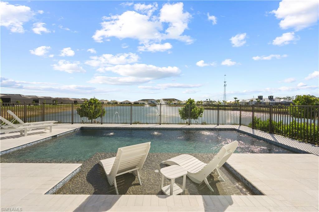 SEVEN SHORES - Residential