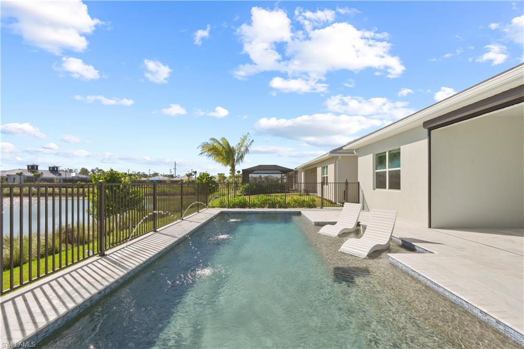 SEVEN SHORES - Residential