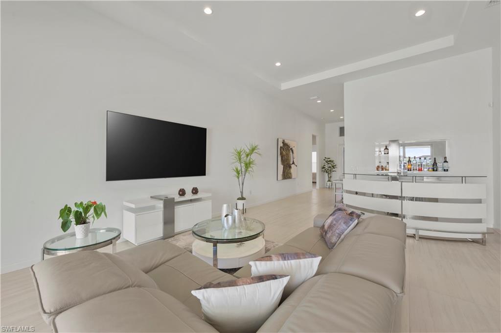 SEVEN SHORES - Residential