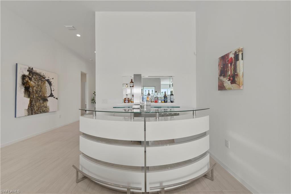 SEVEN SHORES - Residential