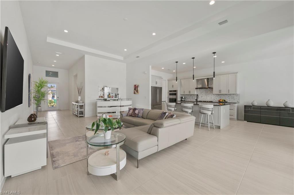 SEVEN SHORES - Residential