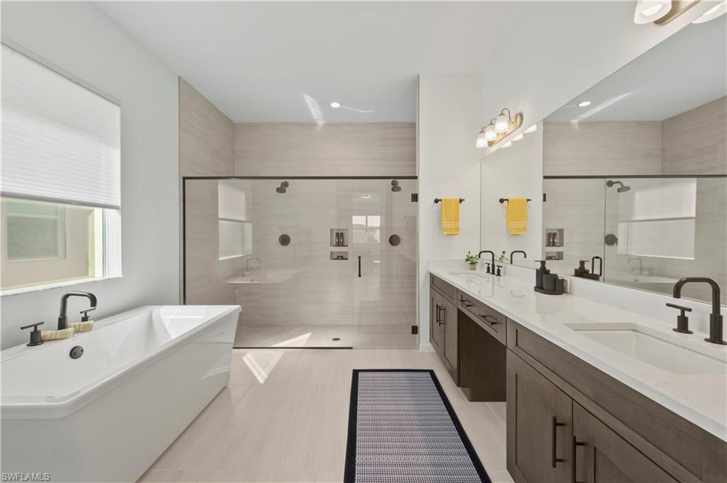 SEVEN SHORES - Residential