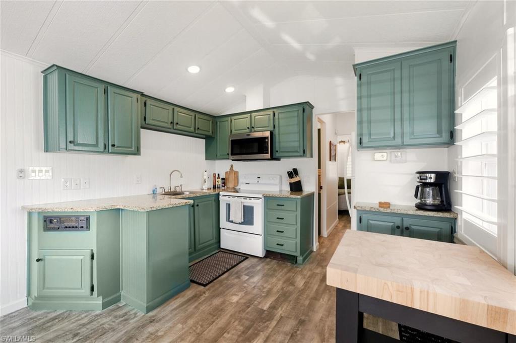 RIVERWOODS PLANTATION - Residential