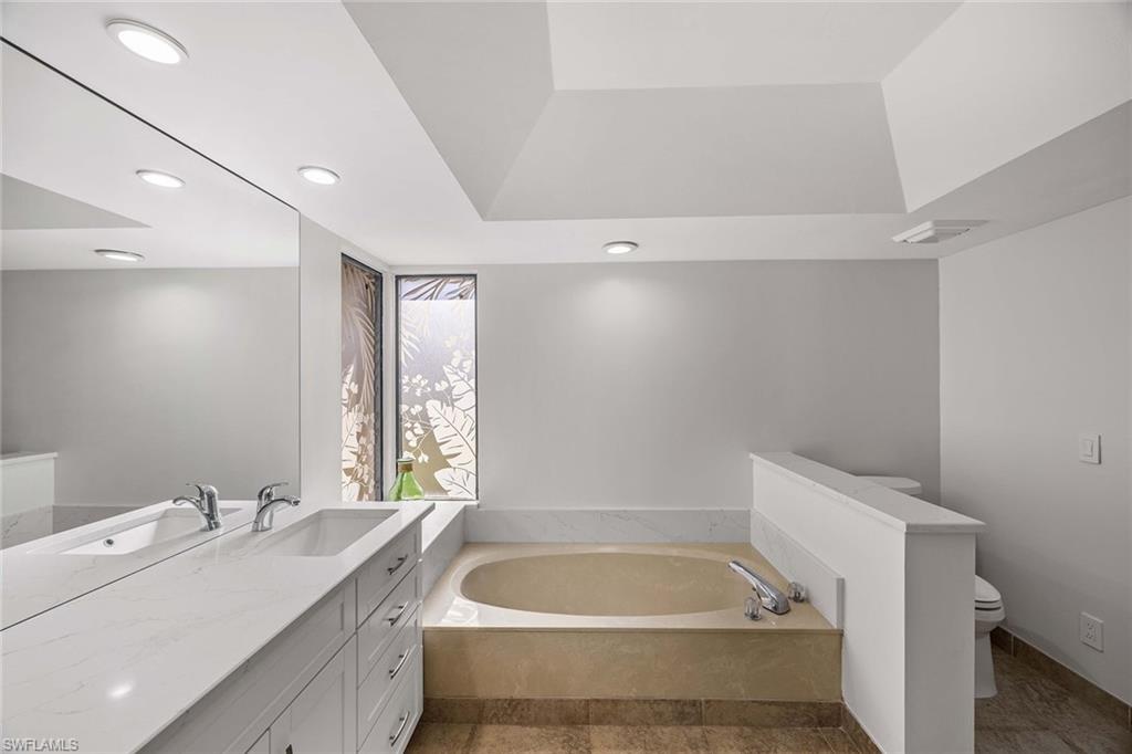 KINGS LAKE - Residential