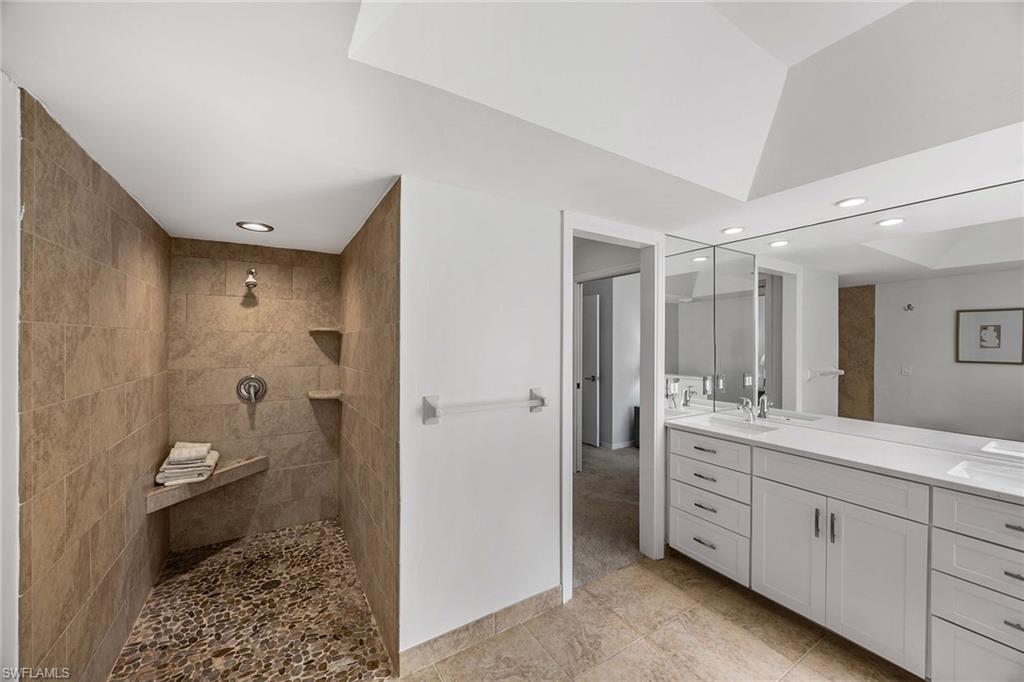 KINGS LAKE - Residential