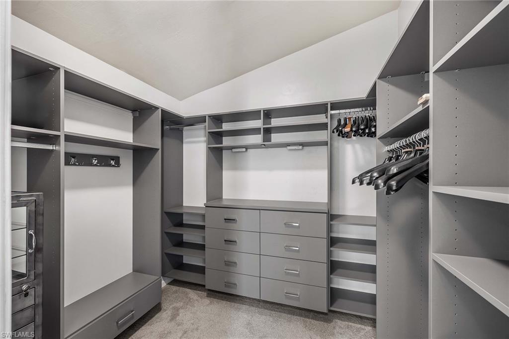 KINGS LAKE - Residential