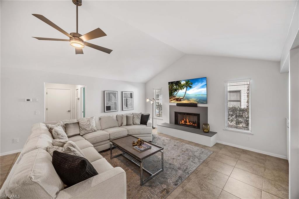 KINGS LAKE - Residential