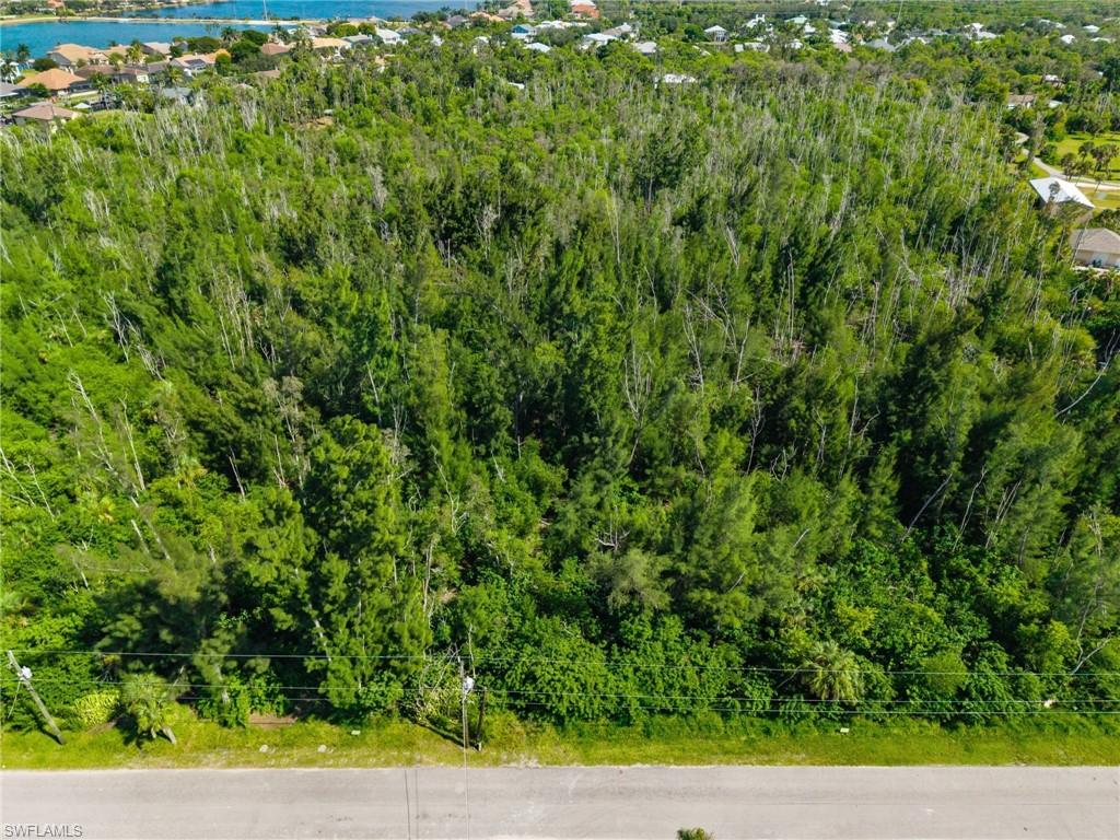 CREEKSIDE ESTATES - Land