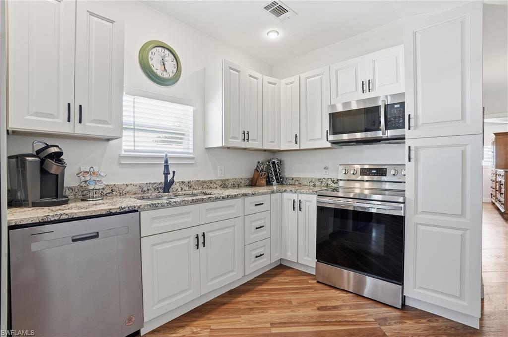 NAPLES MOBILE ESTATES - Residential