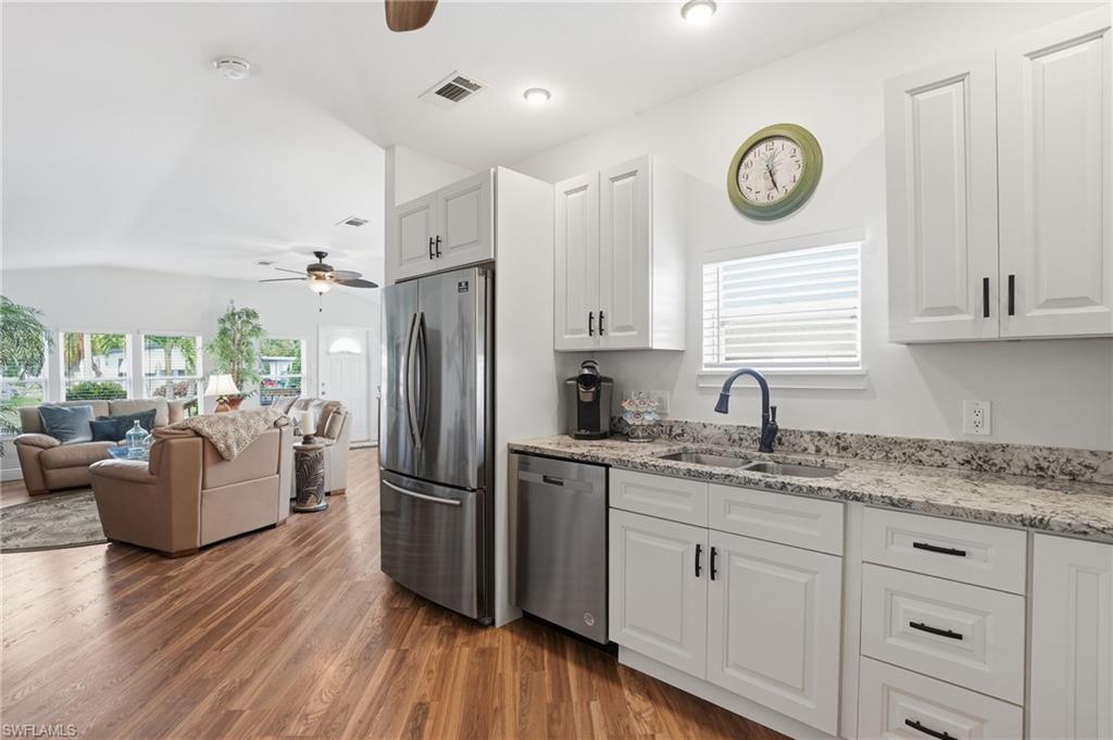 NAPLES MOBILE ESTATES - Residential