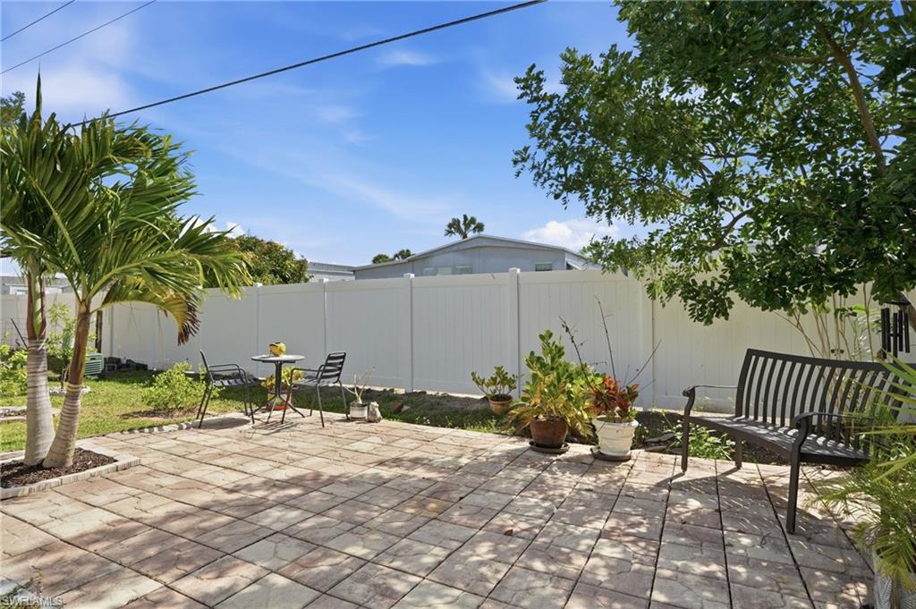 NAPLES MOBILE ESTATES - Residential