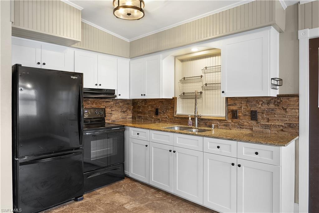 COLONIAL TERRACE - Residential