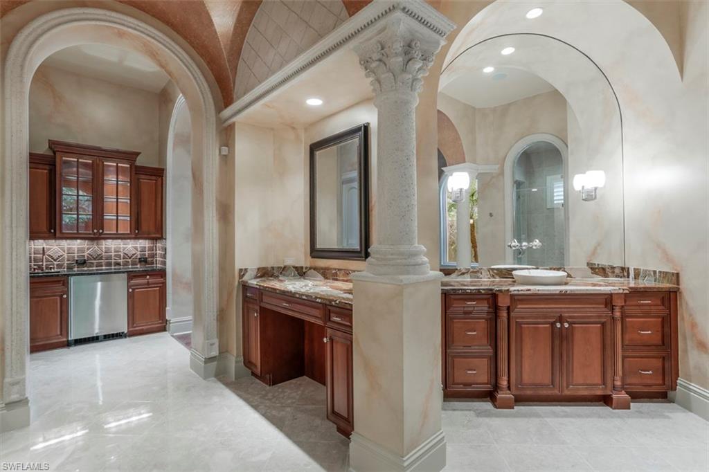 BELLO LAGO - Residential