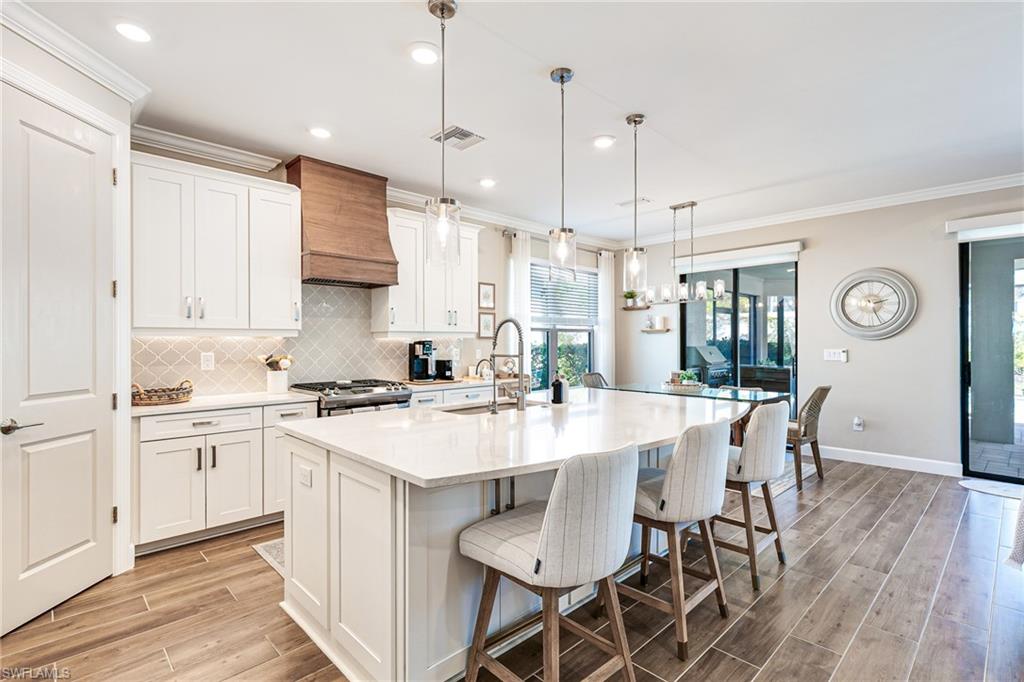 ESPLANADE LAKE CLUB - Residential