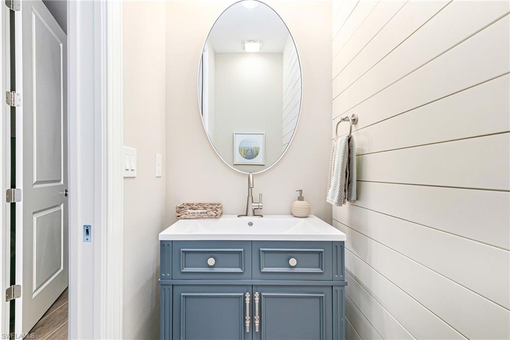 ESPLANADE LAKE CLUB - Residential