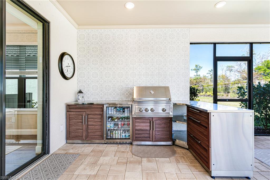 ESPLANADE LAKE CLUB - Residential