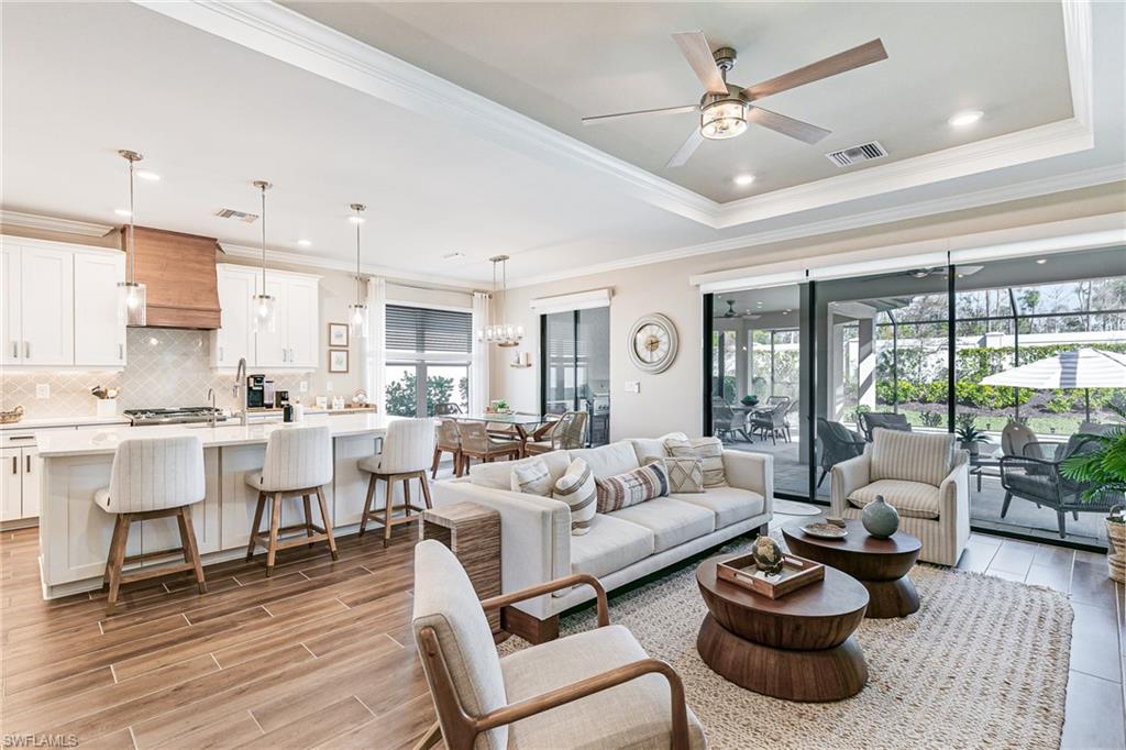 ESPLANADE LAKE CLUB - Residential