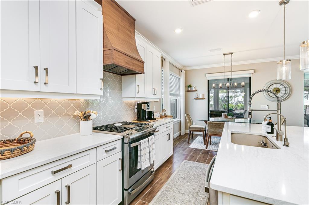 ESPLANADE LAKE CLUB - Residential