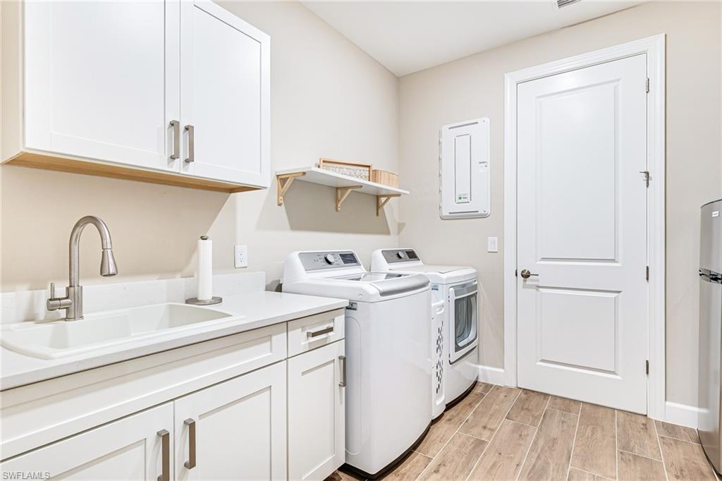 ESPLANADE LAKE CLUB - Residential