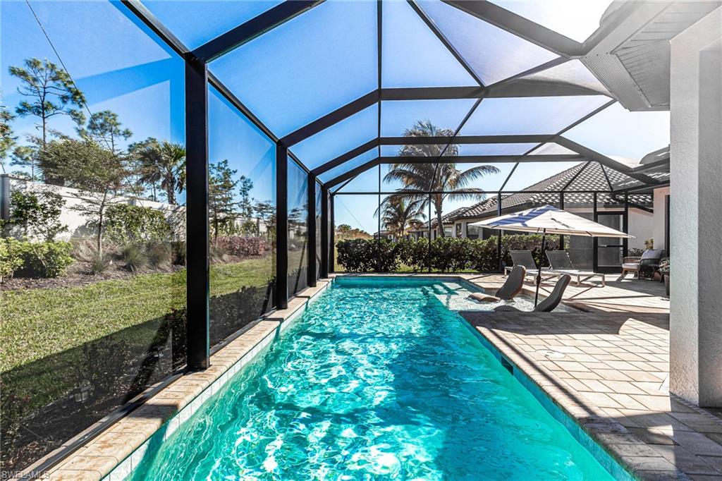 ESPLANADE LAKE CLUB - Residential