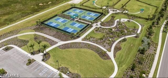 ESPLANADE LAKE CLUB - Residential