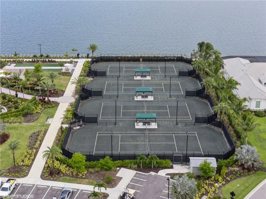 ESPLANADE LAKE CLUB - Residential