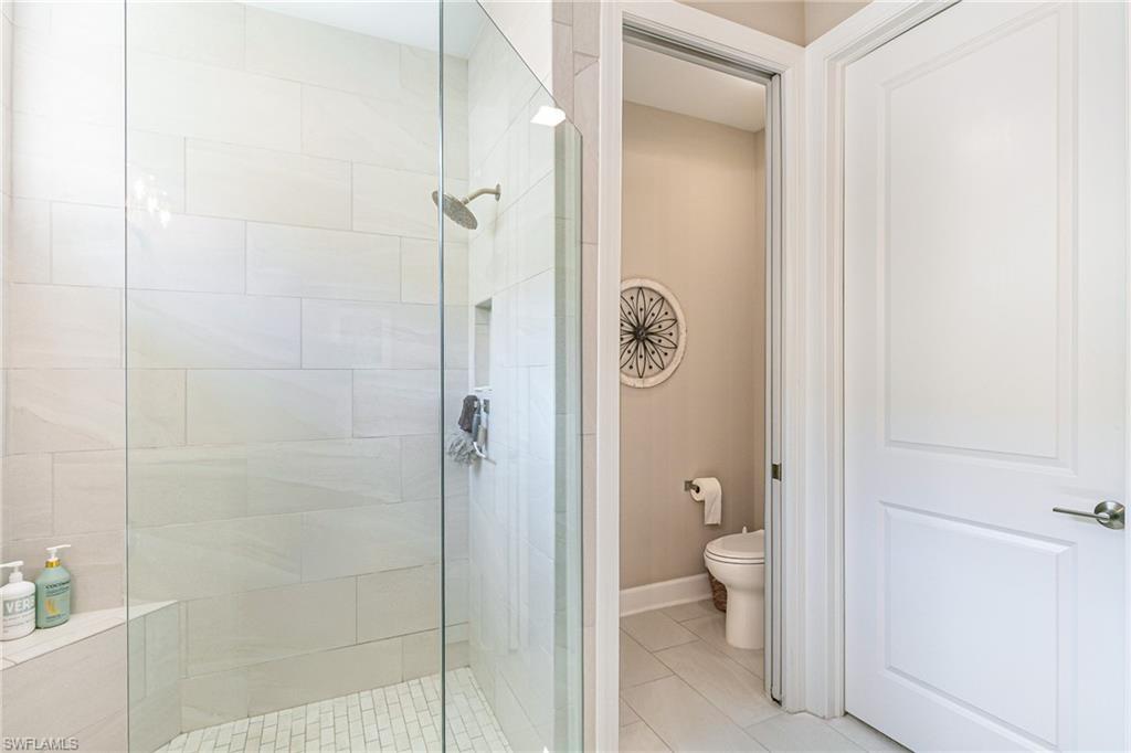 ESPLANADE LAKE CLUB - Residential