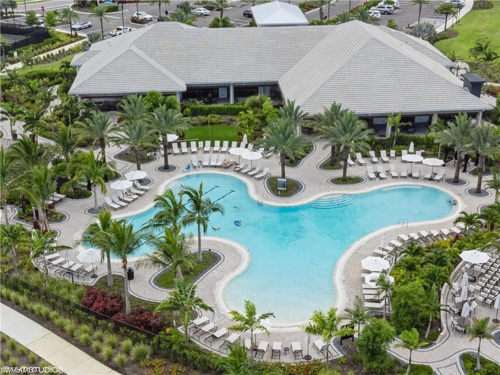 ESPLANADE LAKE CLUB - Residential