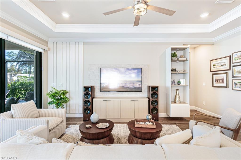 ESPLANADE LAKE CLUB - Residential