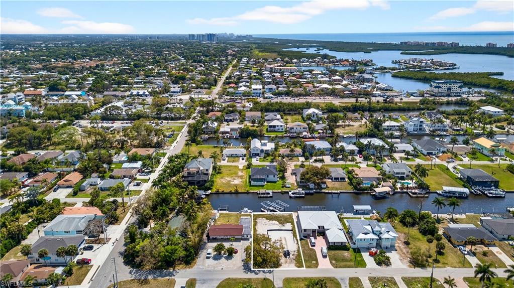 IMPERIAL SHORES - Land