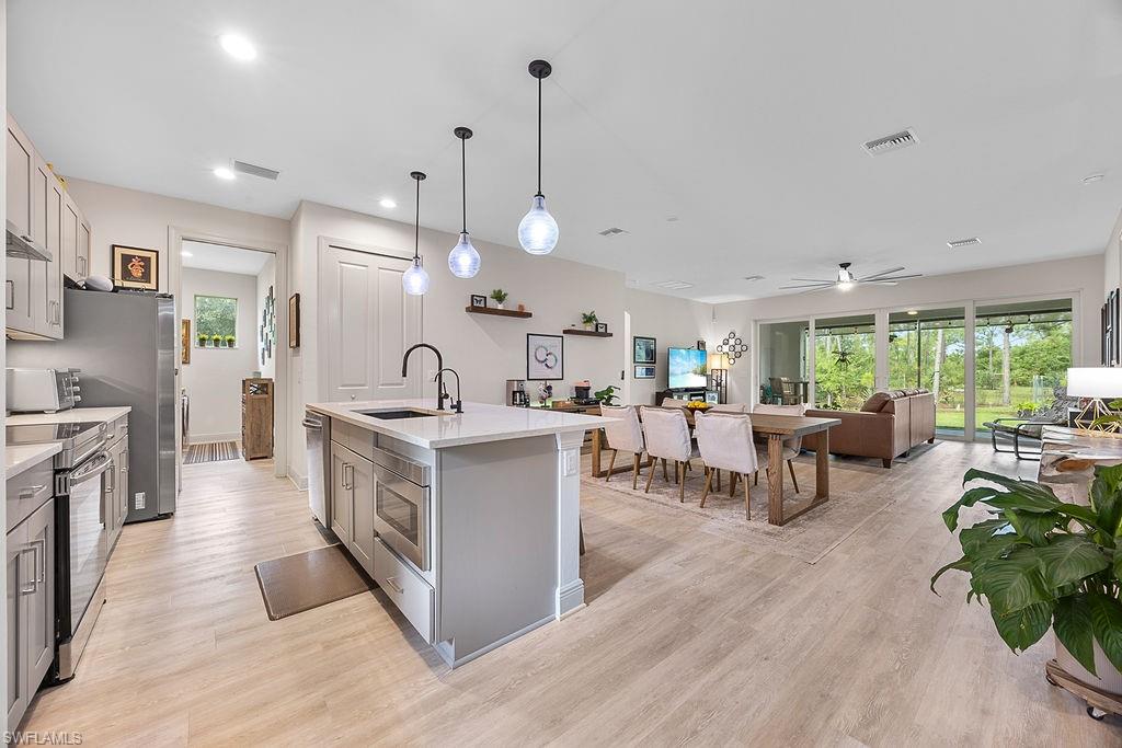 GOLDEN GATE ESTATES - Residential