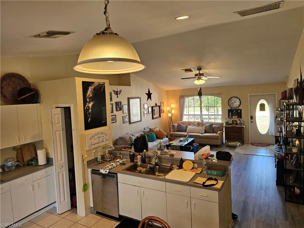 SAN CARLOS PARK - Residential