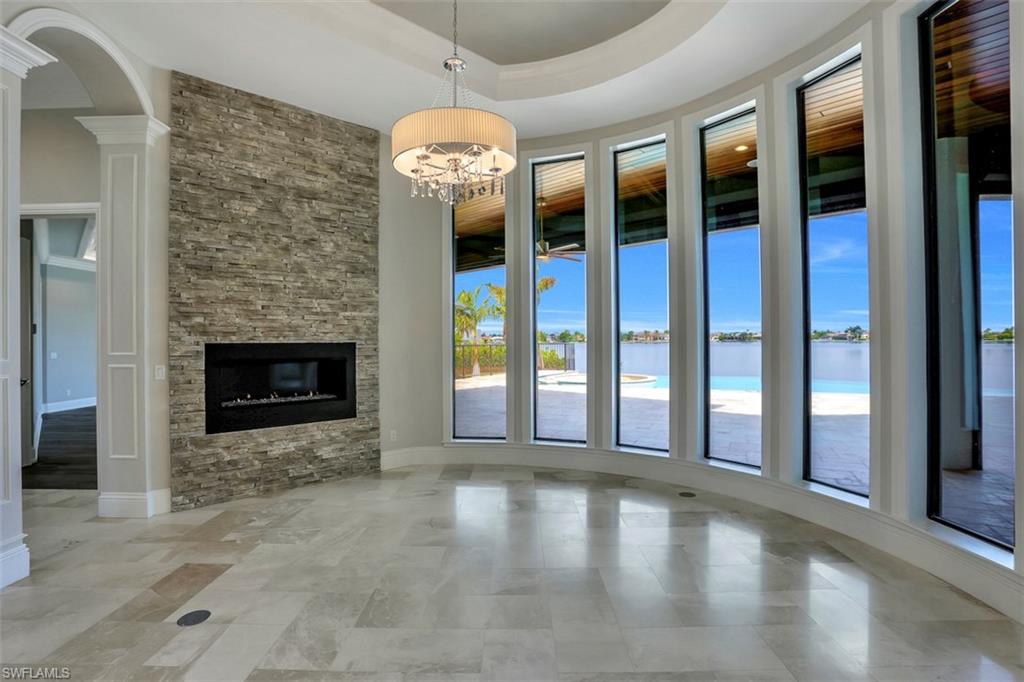 MARCO BEACH - Residential