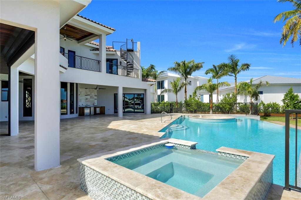 MARCO BEACH - Residential