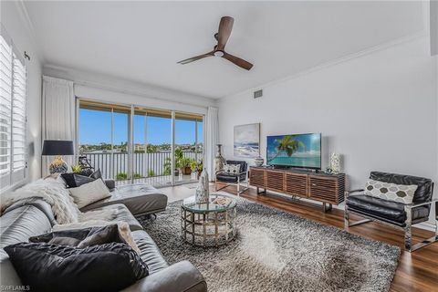 9566 Gulf Shore DR 201 NAPLES FL 34108